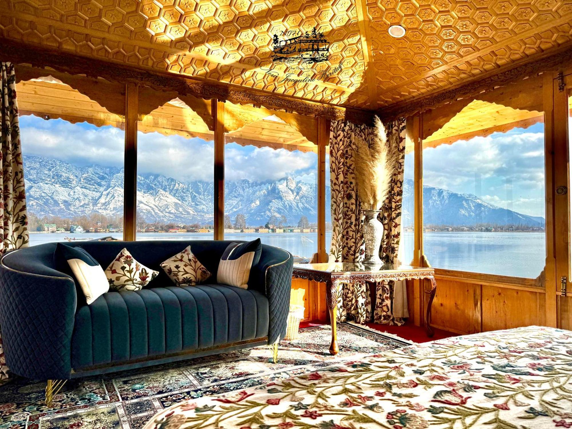 New Jacquline Heritage Houseboats Srinagar  Bagian luar foto