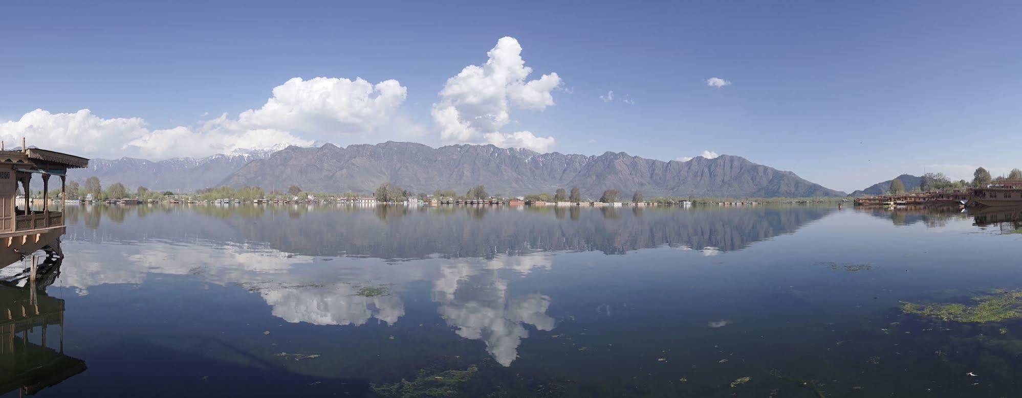 New Jacquline Heritage Houseboats Srinagar  Bagian luar foto